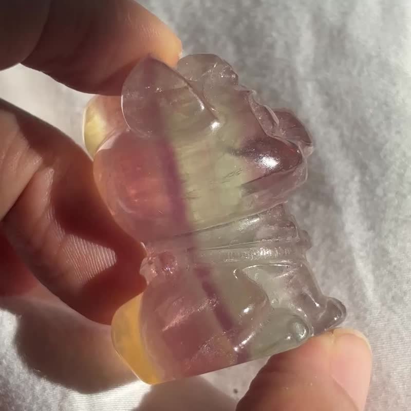 特色螢石 千層拉絲 馬卡龍彩色 世界唯一 沙皮狗 拉絲彩虹 水晶 - 擺飾/家飾品 - 水晶 多色