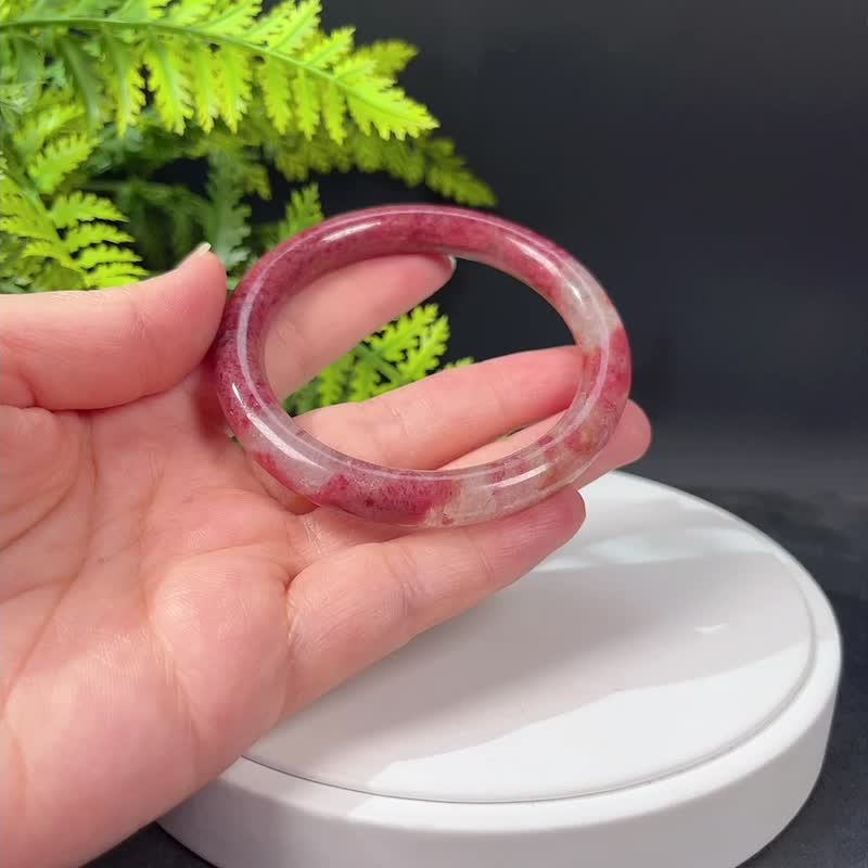 Welfare Deep Rose Pink Rose Bracelet 58MM Hydrating Jade Flash Piece Peach Blossom Jade Bracelet Calm Confidence - สร้อยข้อมือ - เครื่องประดับพลอย 