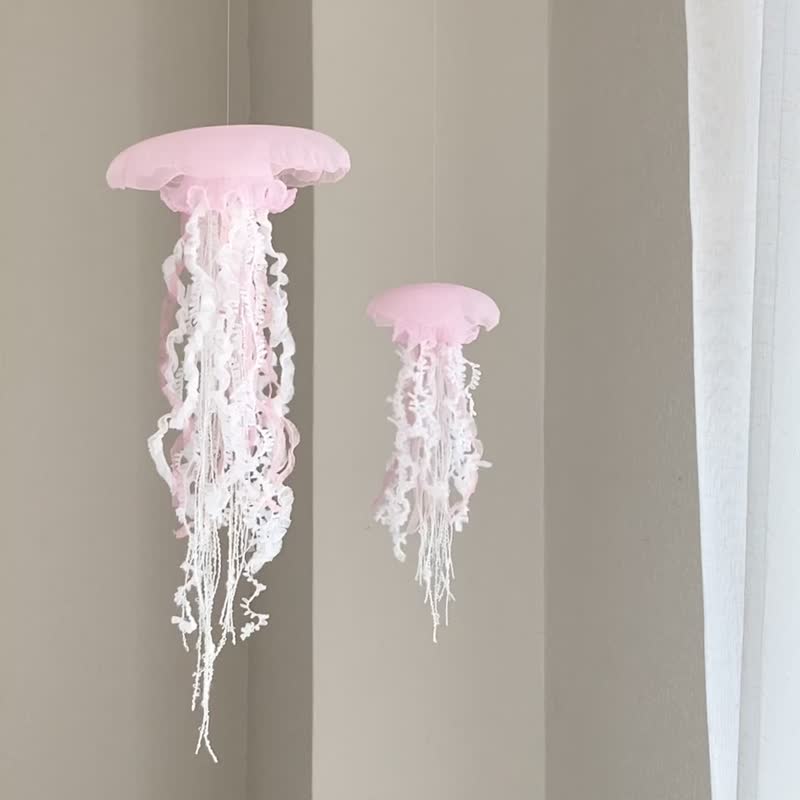 Jellyfish Mobile ( size:S / Pink ) 1pc, Home decor Hanging Ornament - ตกแต่งผนัง - เส้นใยสังเคราะห์ สึชมพู