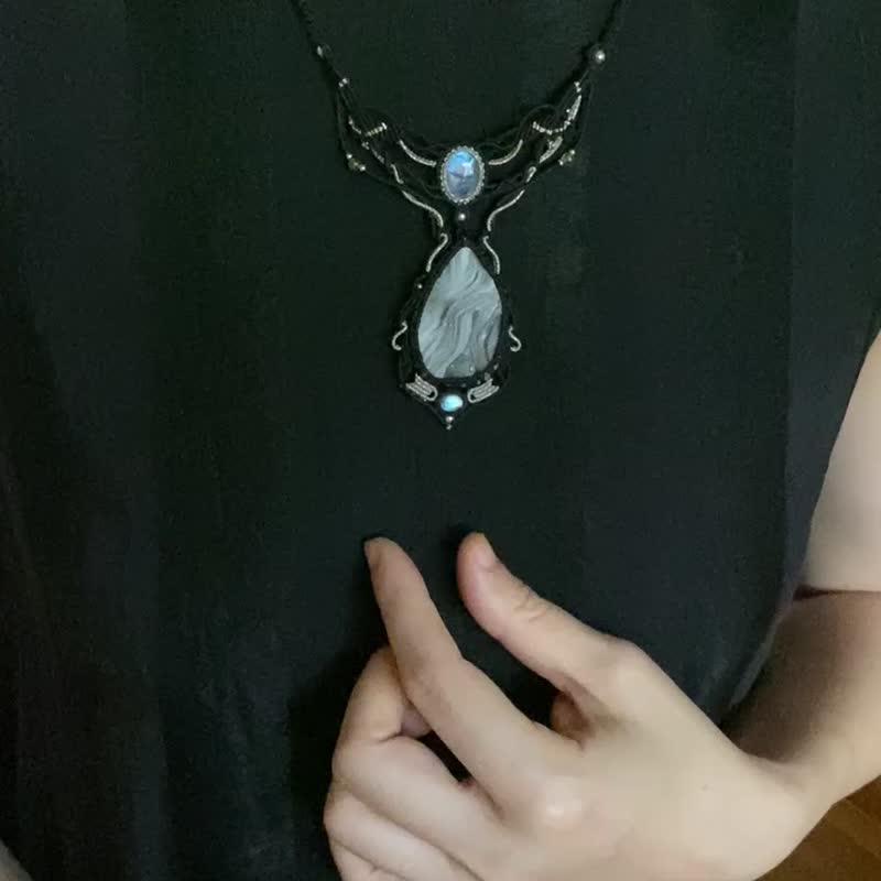 | MC | Raw Nebula Agate + Moonstone Necklace Woven with Wax Thread - สร้อยคอ - เครื่องเพชรพลอย 