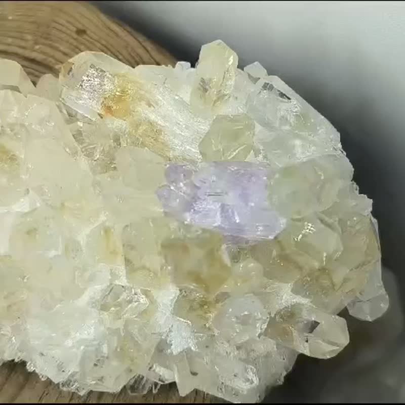 Sichuan Jinkouhe natural crystal cluster | white crystal | amethyst | purification natural | demagnetization stone - Items for Display - Crystal 