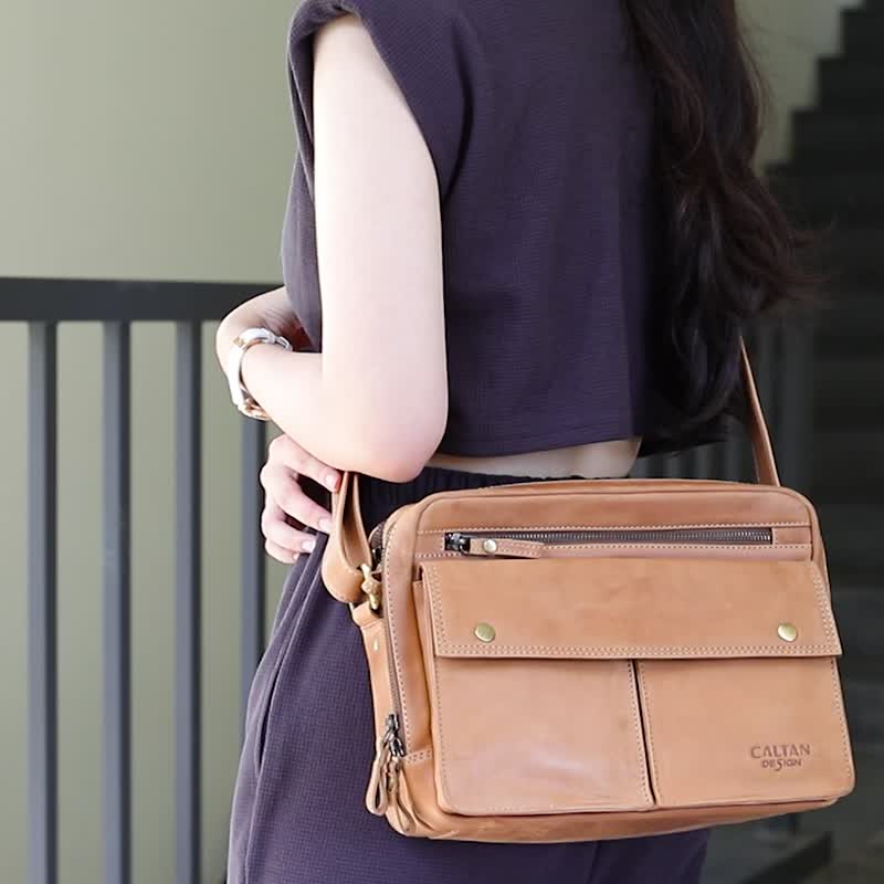 [24hr fast shipping] Genuine leather cross-body neutral large bag-5242 three-color side backpack - กระเป๋าแมสเซนเจอร์ - หนังแท้ สีกากี