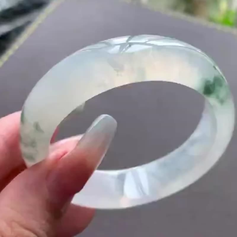 冰種 天然翡翠 緬甸 A玉 玉鐲 • 冰種飄花翡翠貴妃鐲 - 手鍊/手環 - 玉石 白色
