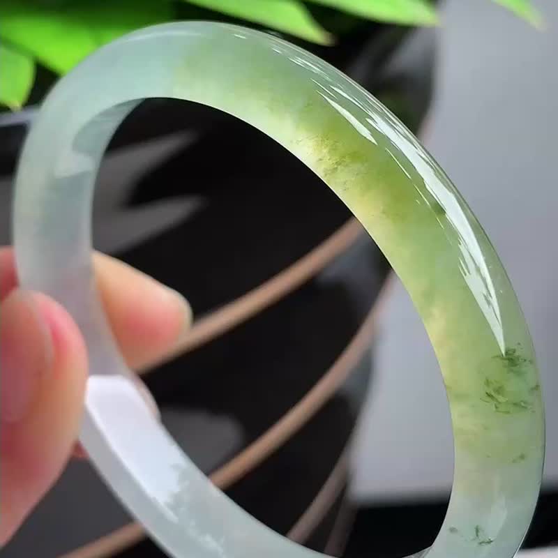 冰種翡翠天然翡翠玉鐲 A玉手鐲 玉鈪 • 冰種黃飄花翡翠貴妃鐲 - 手鍊/手環 - 玉石 黃色