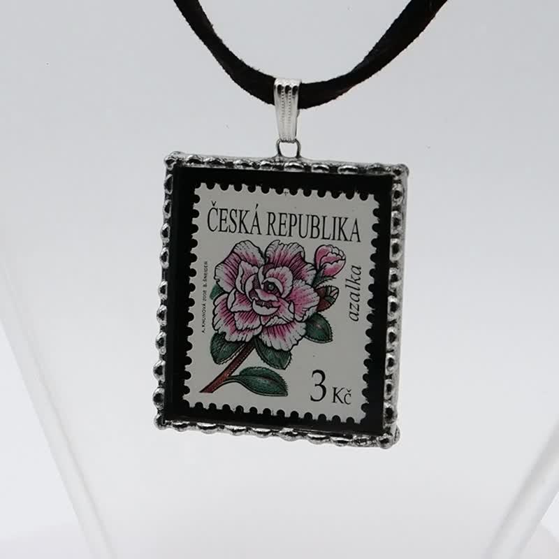 Stained glass pendant with a floral stamp - Necklaces - Glass 