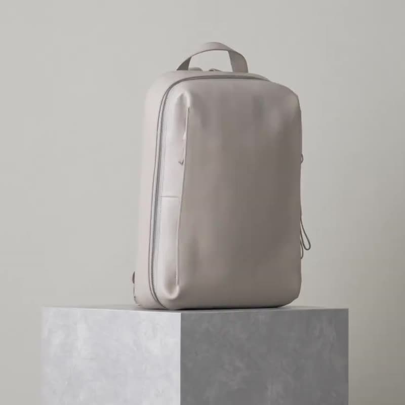 Fengying leather backpack plus - light gray - กระเป๋าเป้สะพายหลัง - หนังแท้ สีเทา