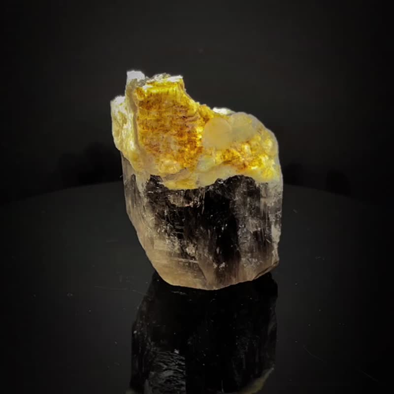 稀有特色茶水晶多種共生天河石原石礦煙晶70*47*40MM茶晶礦物標本 - 擺飾/家飾品 - 水晶 咖啡色