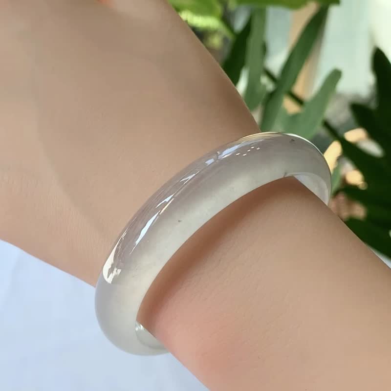 Xue Fei | Ice glass / white jade / peace bracelet / hand size 18 | natural grade A jade bracelet - สร้อยข้อมือ - หยก ขาว