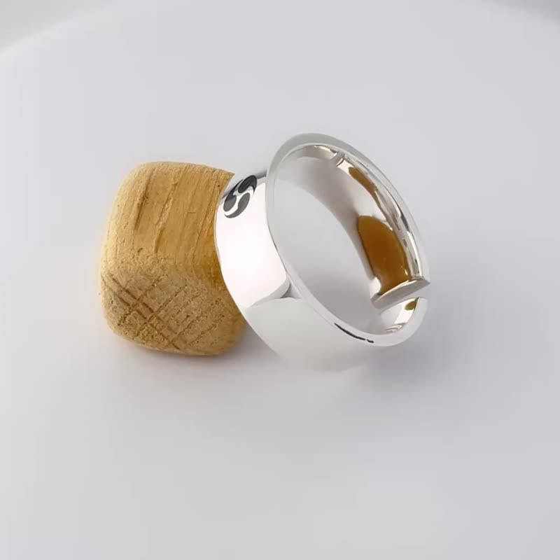 925 Sterling Silver Open Ring Mitsudomoe for Man - Designed in Italy - 戒指 - 純銀 銀色