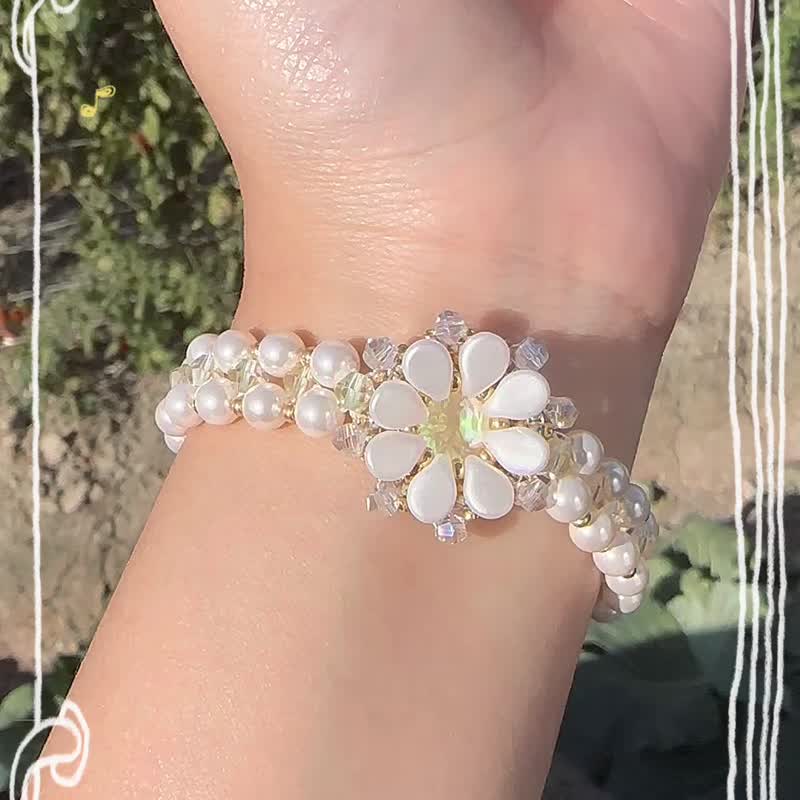 Pip flower with Pearl and Bicone Bracelet - Bracelets - Pearl Blue