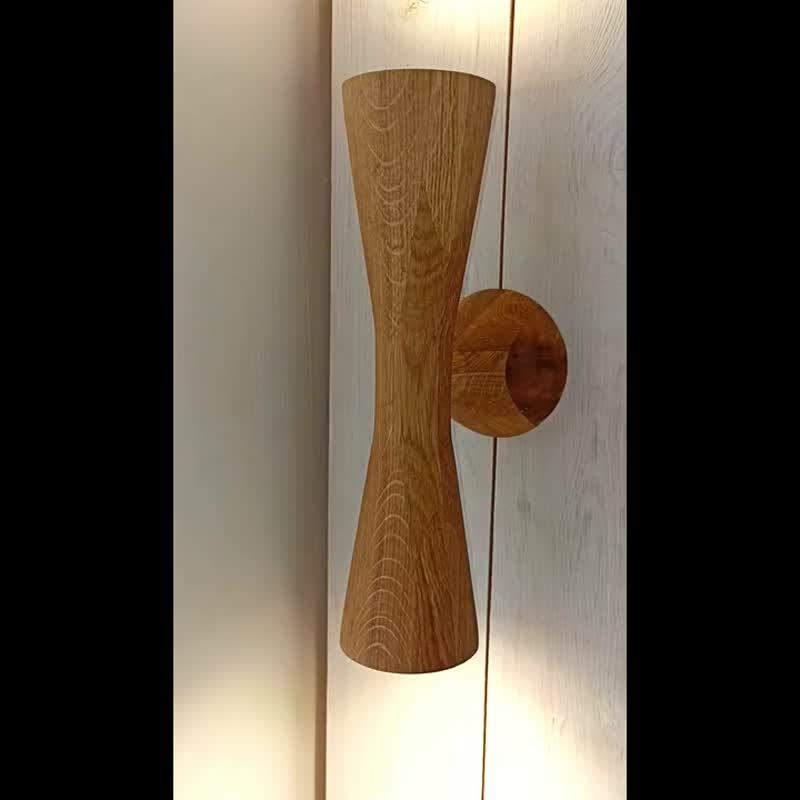 Modern wall sconce Wood wall sconce Wall light Hanging wall lamp Wood sconce - 燈具/燈飾 - 木頭 