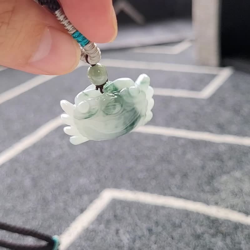 [Chun Cui] Natural Jadeite, Icy Jadeite with Floating Blue-Green Flowers, Realistically Carved Crab with Adjustable Cord – Bringing Wealth from All Directions - สร้อยคอ - หยก หลากหลายสี