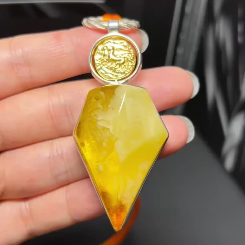 天然波羅的海蜜蠟吊墜 俄料白花蜜 成色美 s925銀鑲嵌 蜜蠟 - 項鍊 - 水晶 