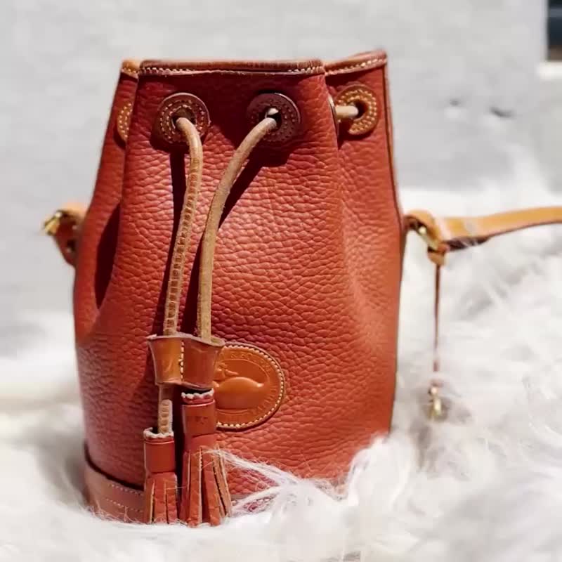 茶咖褐色 Dooney Bourke 真牛皮革 水桶包 側背包 Bag - 側背包/斜背包 - 真皮 咖啡色