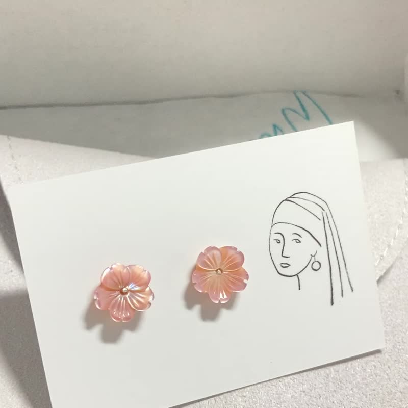 Little Sakura - 8mm Mother of Pearl Ear studs - ต่างหู - เงินแท้ สึชมพู