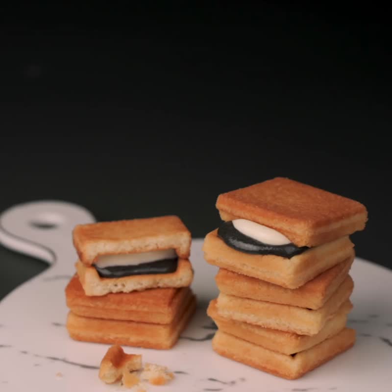 Simple Li Zhi Xin Absolute | Sesame Chocolate Cream Sandwich Cake 10pcs - ขนมคบเคี้ยว - วัสดุอื่นๆ หลากหลายสี