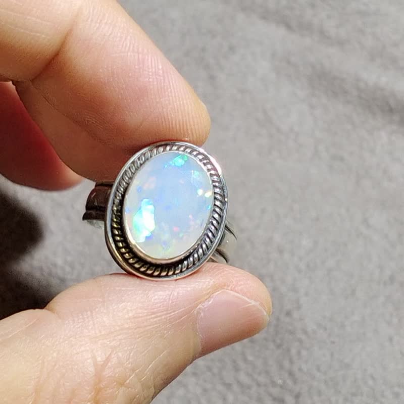 Natural 3.5 Carat Faceted Opal 925 Sterling Silver Ring Handcrafted In Nepal - แหวนทั่วไป - เครื่องประดับพลอย 