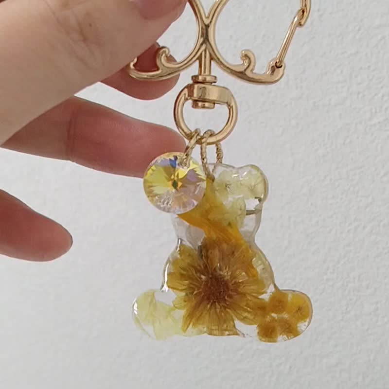 Bear-shaped fluffy key charm (key holder) - Charms - Plants & Flowers Yellow