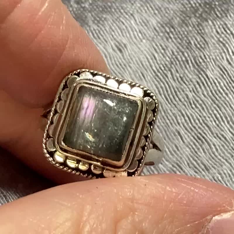Product made in Taiwan natural labradorite ring Nepal handmade 925