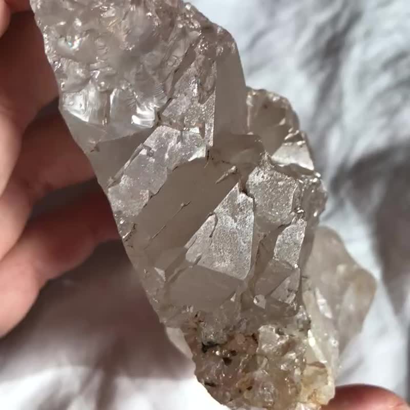 喜馬拉雅 白水晶簇 涅槃城堡 蝕刻紋路 幽靈黑碧璽共生 礦標 - 擺飾/家飾品 - 水晶 透明