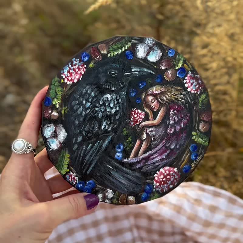 Raven and Fairy canvas painting, Raven wall art, Fairy art, Bird round painting - 壁貼/牆壁裝飾 - 棉．麻 多色