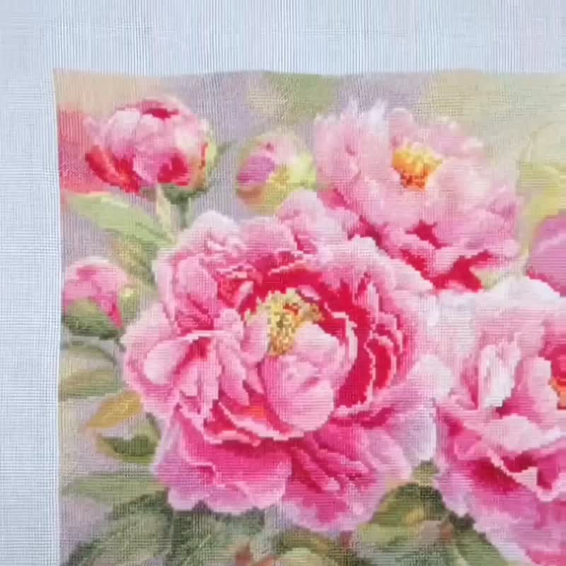 完成完成的十字架刺绣画与牡丹圣诞礼物 - 壁貼/牆壁裝飾 - 棉．麻 多色