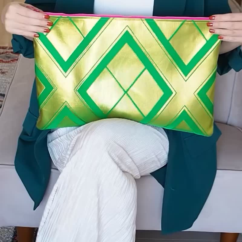 Japan Handmade Kimono Obi Laptop case Retro Japanese style - กระเป๋าแล็ปท็อป - ผ้าไหม สีเขียว