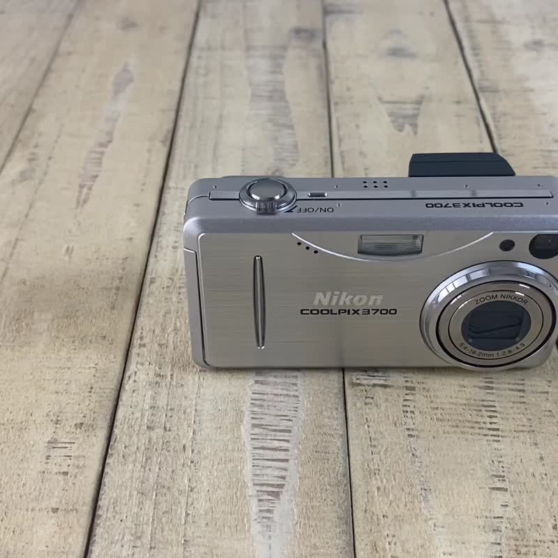 完動品】 Nikon coolpix 3700 コンパクトデジタルカメラ S/N 2007659 