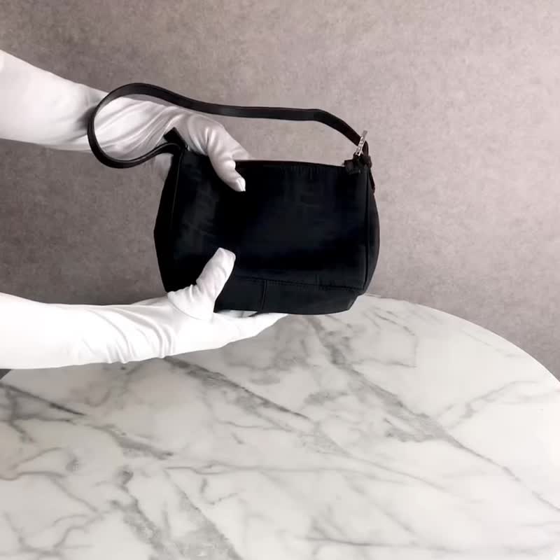 【 日本直送　名牌中古包 】FENDI フェンディ ズッカ ジャガード ホーボーバッグ ミニバッグ ブラック vintag 463xx6 - 手提包/手提袋 - 真皮 黑色