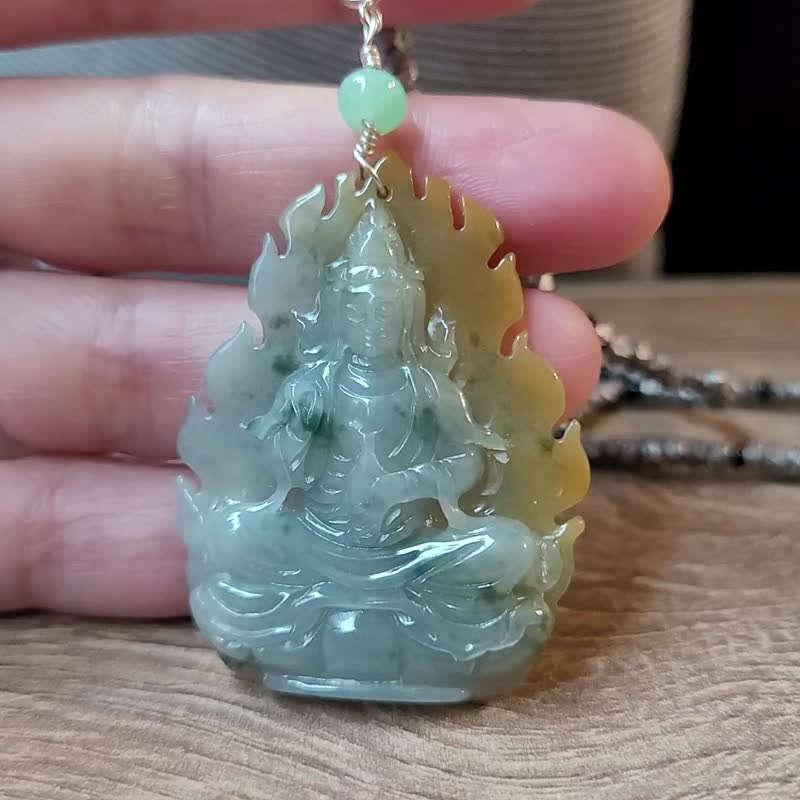 [Pure Emerald] Natural jadeite super characteristic two-color floating flower male phase Guanyin necklace is the first choice for gifts - Necklaces - Jade Multicolor