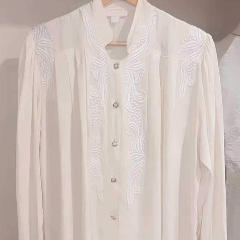 Butterfly Classic (Paris) - Women's Shirts - Silk 