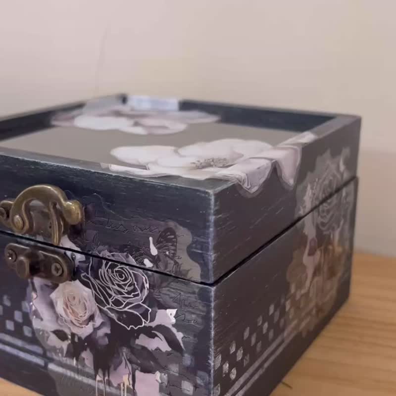 透明木盒 玻璃 收納盒 黑系 白花 松木盒 蝶古巴特 紙藝拼貼 - 居家收納/收納盒/儲物盒 - 木頭 黑色