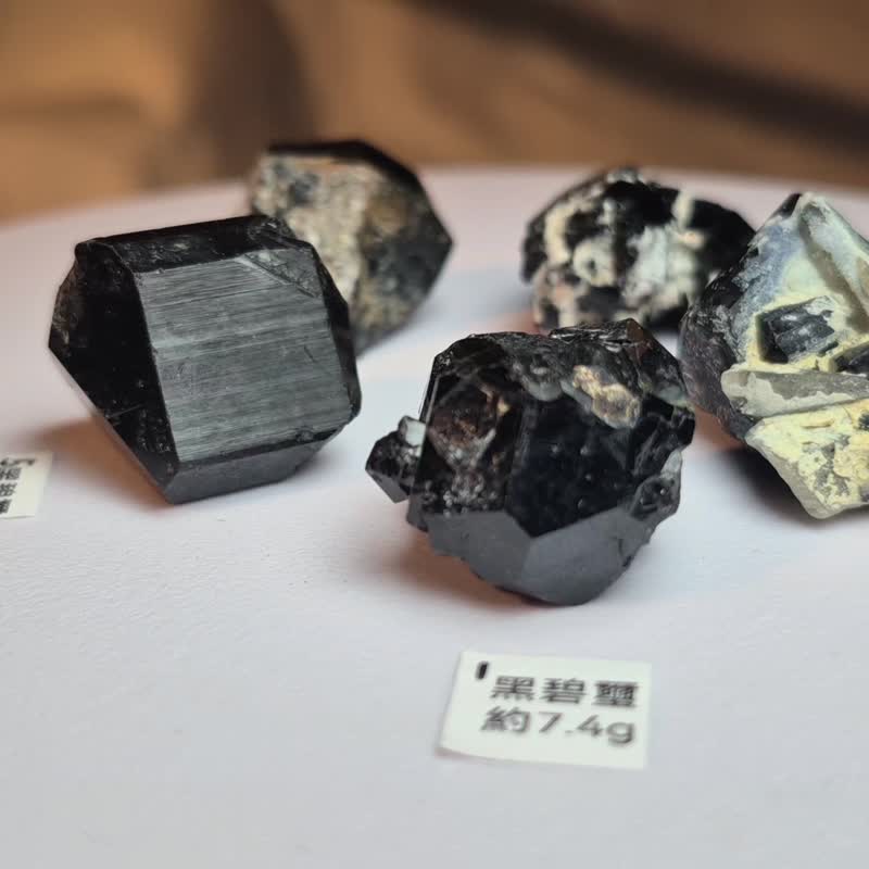 •迷你靠山2• 黑碧璽原礦-據說可避邪擋煞 攜帶或作礦標/擴香石 - 擺飾/家飾品 - 半寶石 黑色
