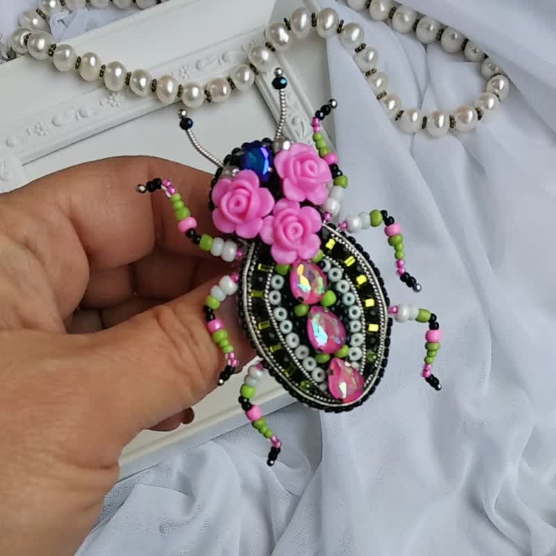 Accessory, beetle brooch, clothing decoration, beadwork - เข็มกลัด - แก้ว 