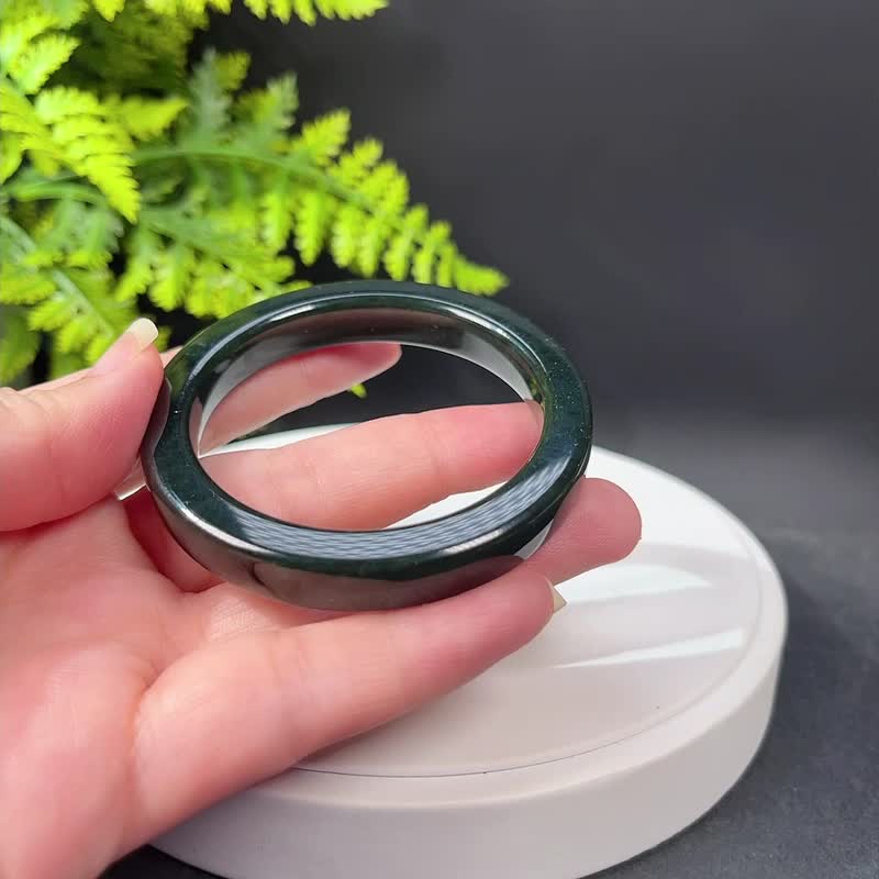 和田玉手鐲52MM 塔青料復古方條墨綠玉手環 附證書 柔美迷人愉悅 - 手鍊/手環 - 玉石 綠色