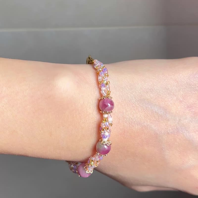 Watermelon tourmaline pink purple tone natural stone x glass rice beads beaded bracelet - สร้อยข้อมือ - คริสตัล สีม่วง