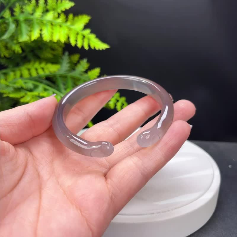 灰色開口瑪瑙手鐲 59MM 冰潤起光雕刻貓爪玉髓手環 清新細膩百搭 - 手鍊/手環 - 半寶石 灰色