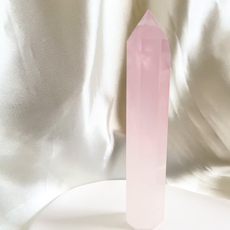 One picture, one thing│Mozambique rose quartz crystal column Feng Shui ornaments love peach blossom popularity new year good luck - Items for Display - Crystal Pink