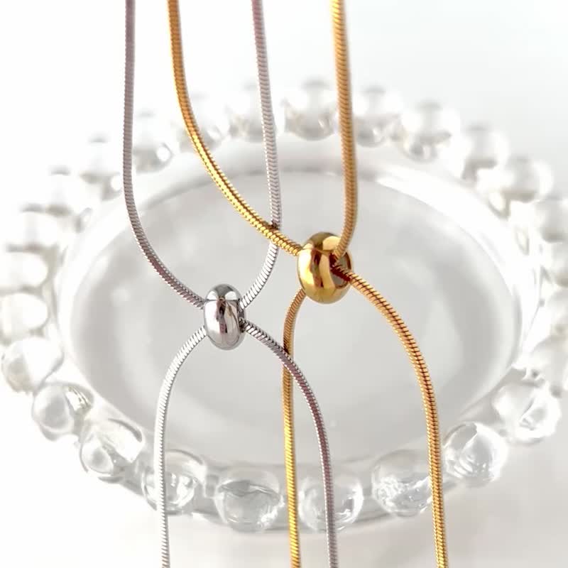 淡水パール　スネークチェーン　ロングリボンネックレス　サージカルステンレス　ゴールド　着脱簡単　スライドボール　上品　シンプル　洗練　お出かけ　デイリーユース - 項鍊 - 其他金屬 白色