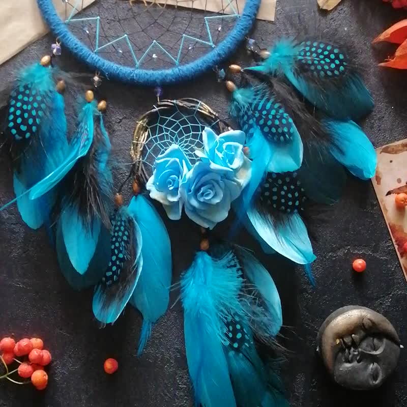 Dream catcher with turquoise, blue, black feathers and roses flowers | Blue drea - 擺飾/家飾品 - 繡線 藍色