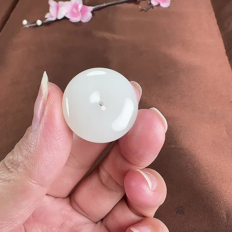 天然新疆和田玉羊脂玉平安扣面包圈吊墜玉質細膩油潤色澤柔和 - 吊飾/掛飾 - 玉石 