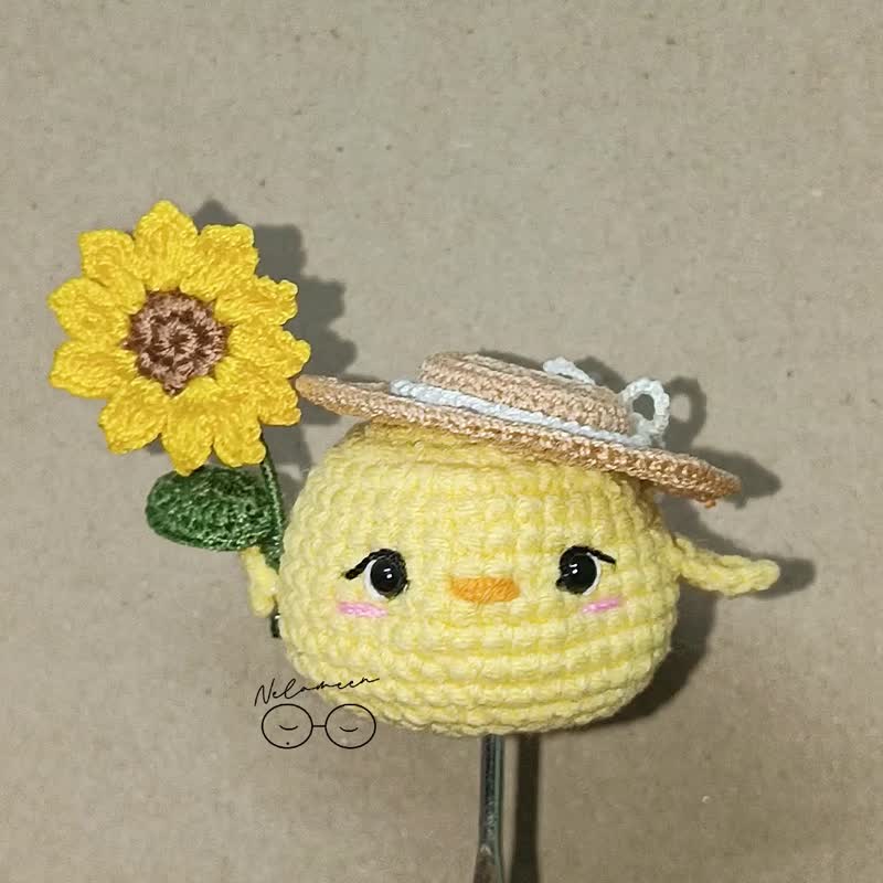 Baby chick summer crochet doll keychain - 吊飾 - 其他材質 黃色