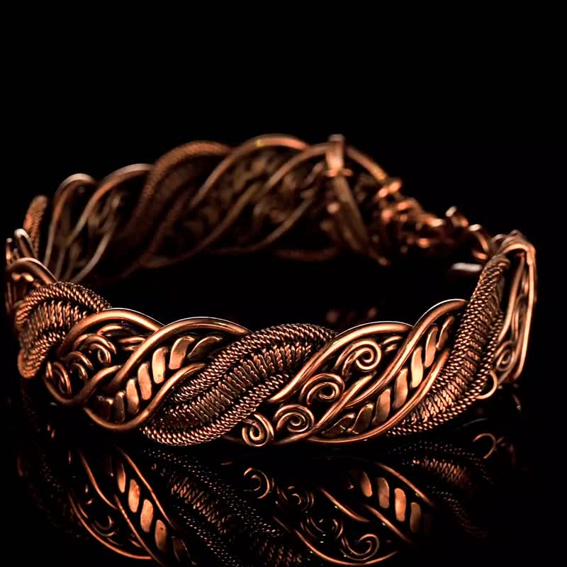 Copper bracelet for woman  Antique style Handcrafted wire woven copper jewellery - สร้อยข้อมือ - ทองแดงทองเหลือง สีทอง