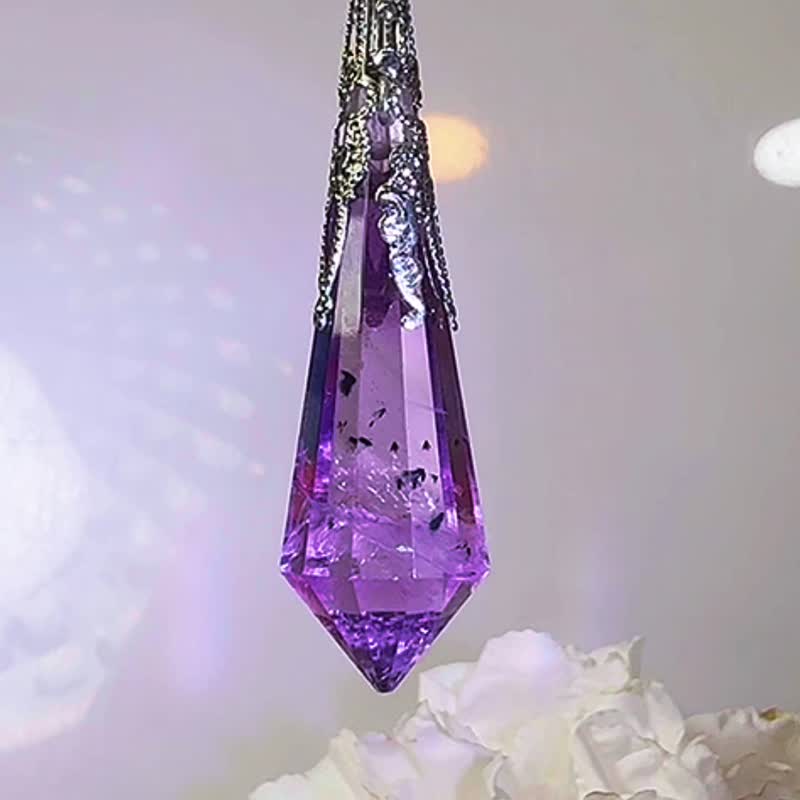 No.99 珍稀夢幻 藍羽毛 飄花 紫水晶 尖錐 靈擺 項鍊 吊墜 紫晶 - 項鍊 - 水晶 紫色