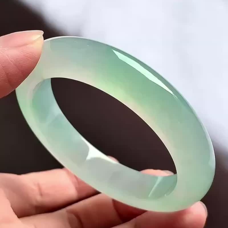 冰種翡翠天然翡翠玉鐲A玉手鐲 玉鈪 • 高冰種飄花翡翠福鐲 - 手鍊/手環 - 玉石 綠色