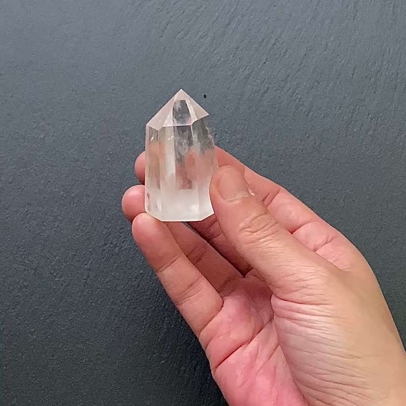 能量擺件-天然冰透彩虹白水晶能量柱 冥想  淨化 快速出貨 - 擺飾/家飾品 - 水晶 多色