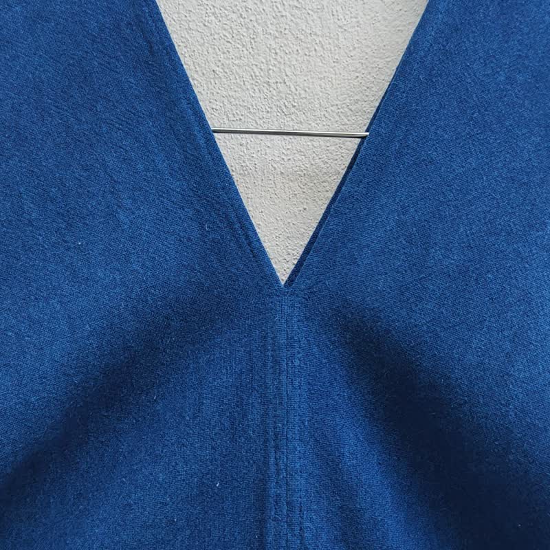 Flow Maxi Blue - グラデーション藍染、フリル裾のカレン族風ワンピース - ワンピース - コットン・麻 ブルー