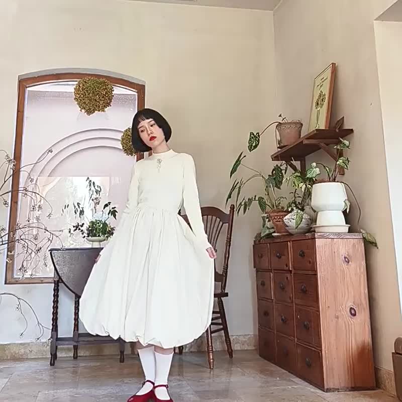奶油白色 鬆緊彈力收腰夾棉半身裙 復古少女秋冬蓬蓬花苞裙子 - 裙子/長裙 - 其他人造纖維 白色