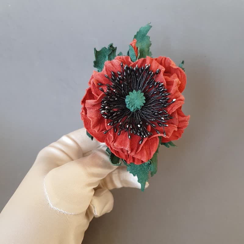 皮革胸針 Leather brooch red poppy for her or for him Leather jewelry - 胸針 - 真皮 紅色