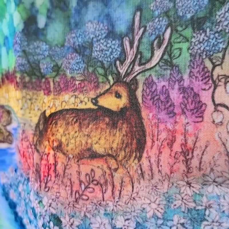 二週間【Melting snow forest/blue】水彩画　シフォンストール　アートスカーフ　ショール　鹿　山　おしゃれファッション　花柄　植物　贈り物 - 帽T/大學T - 聚酯纖維 藍色